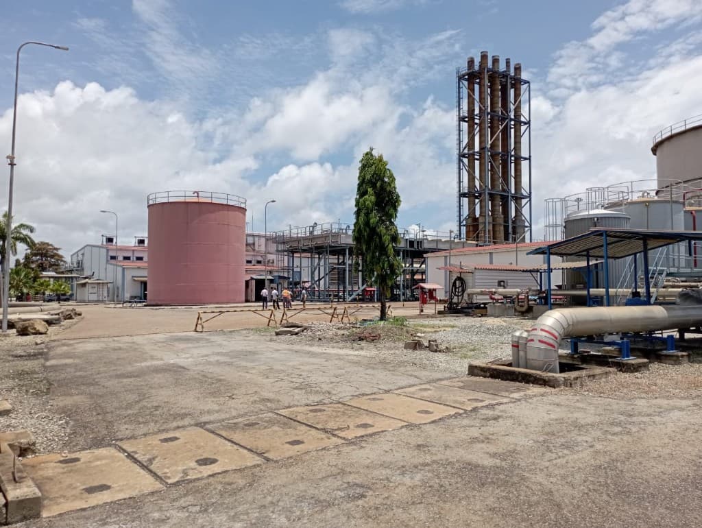 Nishat Emporium Mall Power Plant — Nishat Emporium Mall / Nishat Group